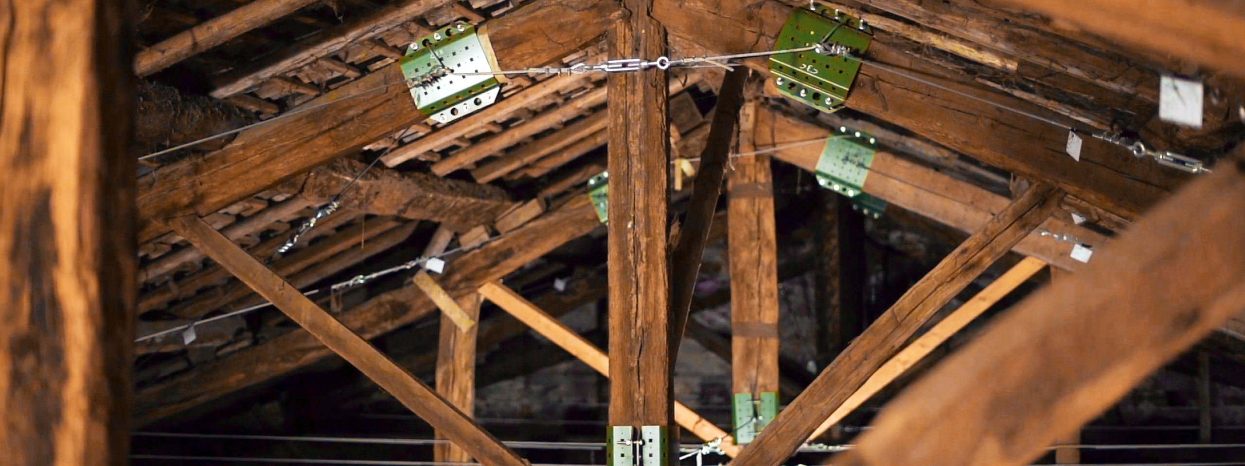 Consolidamento delle capriate lignee